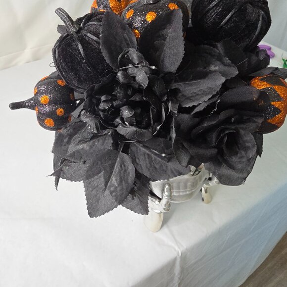 Halloween Shiny Silver Skeleton Head Sparkly Bouquet of Spooky Pumpkins Roses - Picture 7 of 9